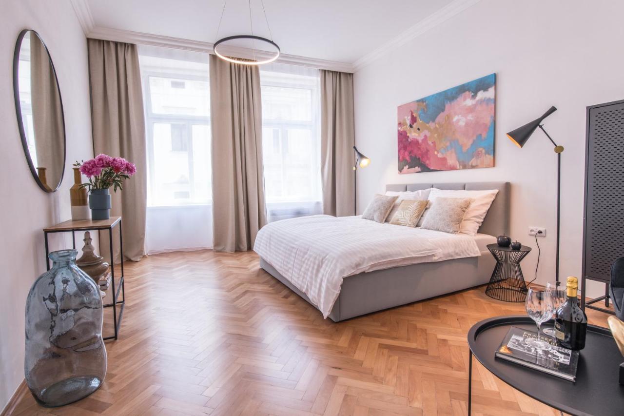 New Design Apt - Central Location Wenceslas Square Praga Exterior foto