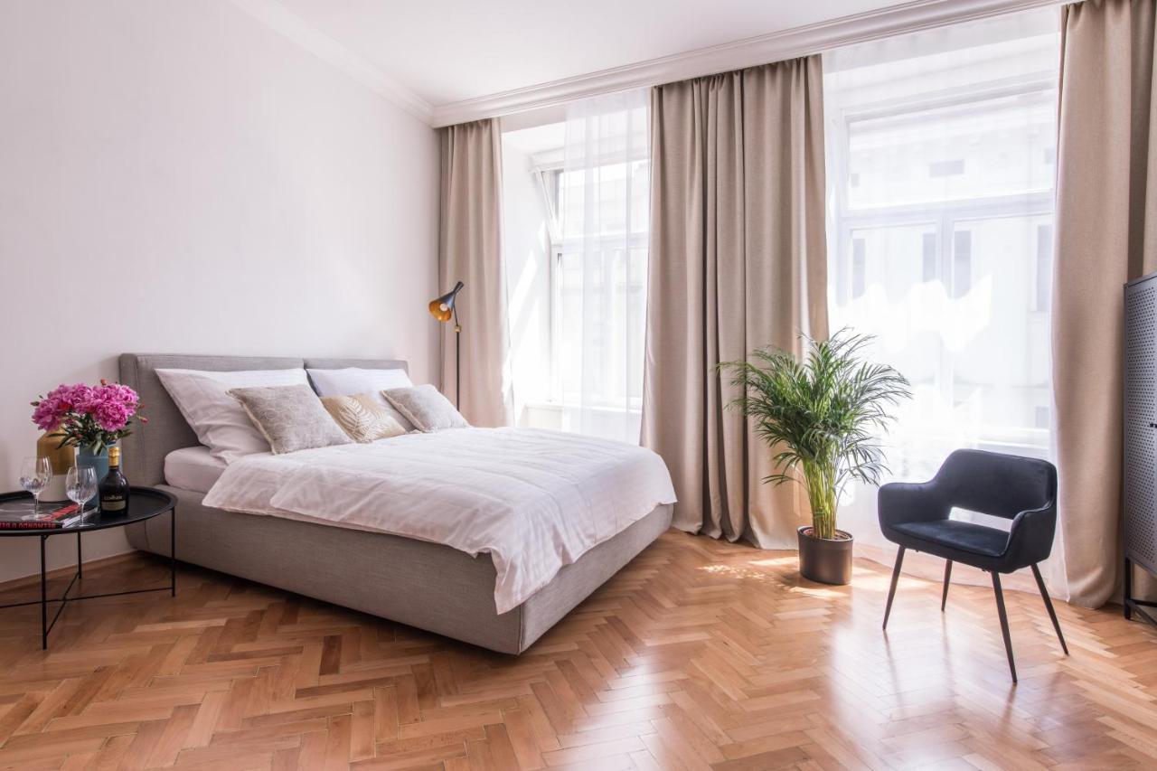 New Design Apt - Central Location Wenceslas Square Praga Exterior foto